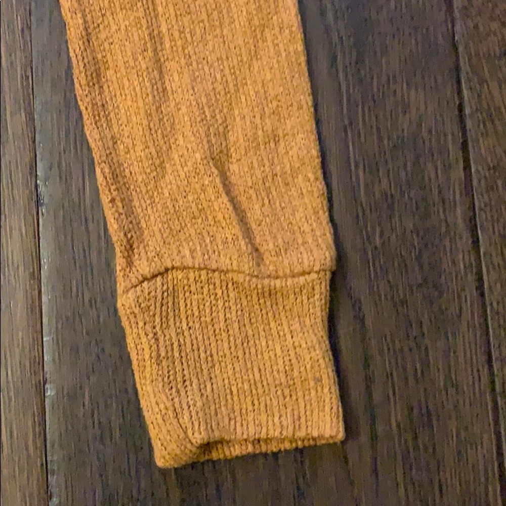 sweater - Picture 2 of 4